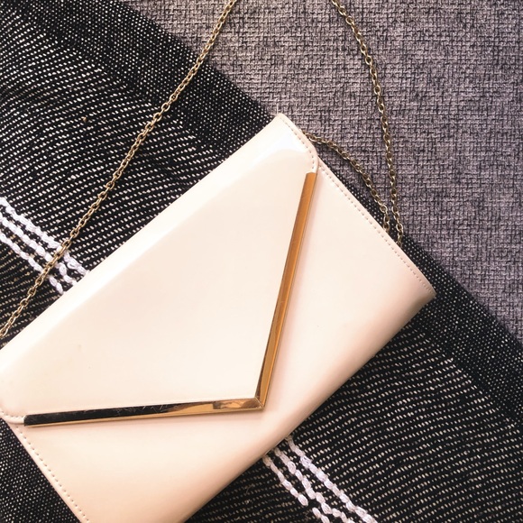 ✨Blush Clutch✨ - Picture 1 of 6